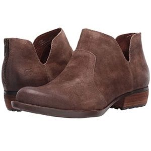 SOLD Born ankle boots